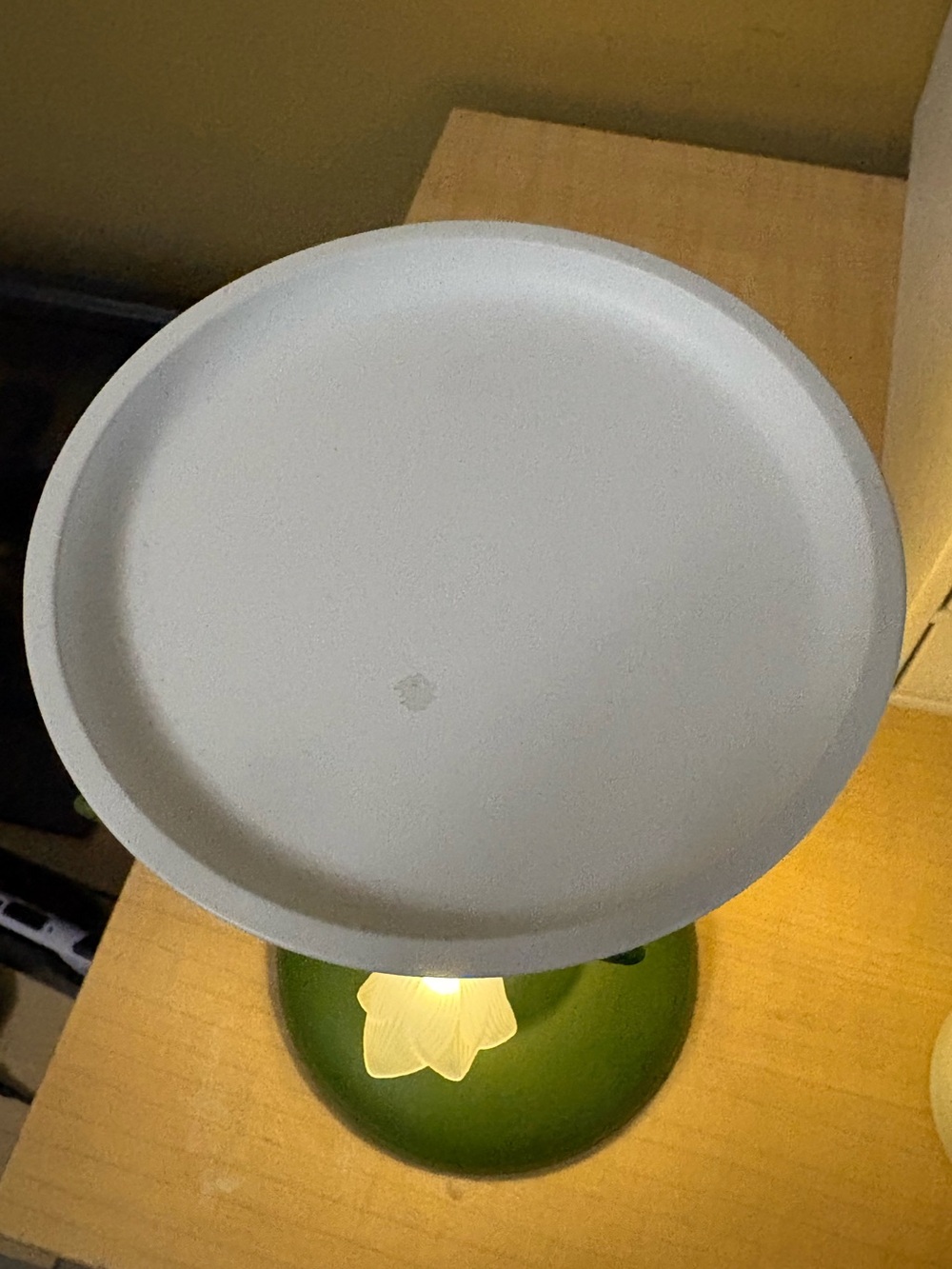 Bath & Body Works Snowdrop Light-Up Pedestal 3-Wick Candle Holder - Picture 5 of 7